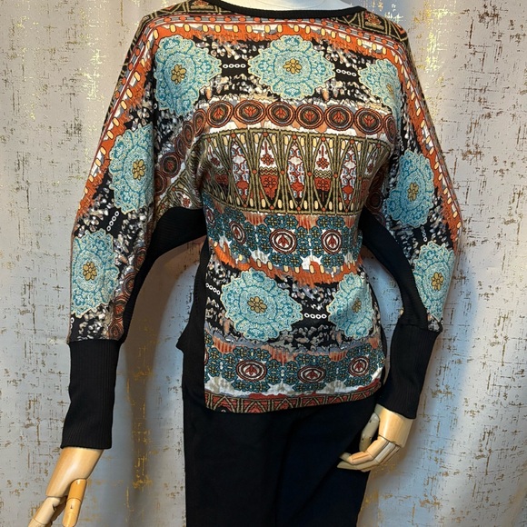 Vivace Tops - Colorful Patterned Long Sleeve Top